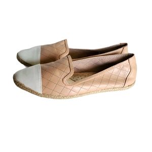 American Eagle Beige & White quilted Slip-ons 9.5